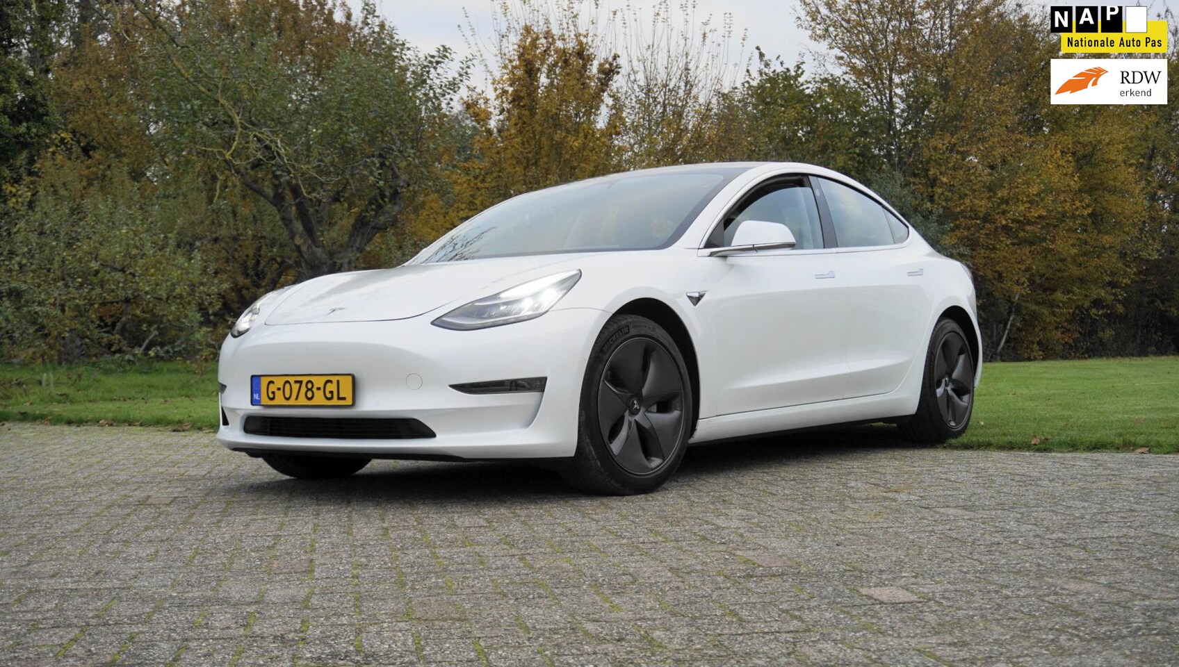 Tesla Model 3 - Long Range RWD Long Range AWD 75 kWh Panoramadak zwart leder - AutoWereld.nl