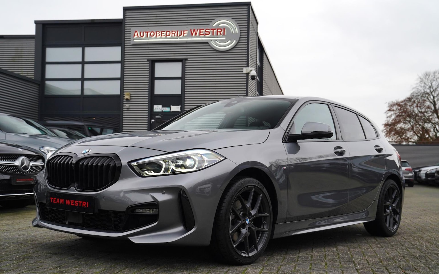 BMW 1-serie - 118i Executive | M-pakket | Camera | Luxe Leder | BMW LED | Stoelverwarming | Camera | Cli - AutoWereld.nl