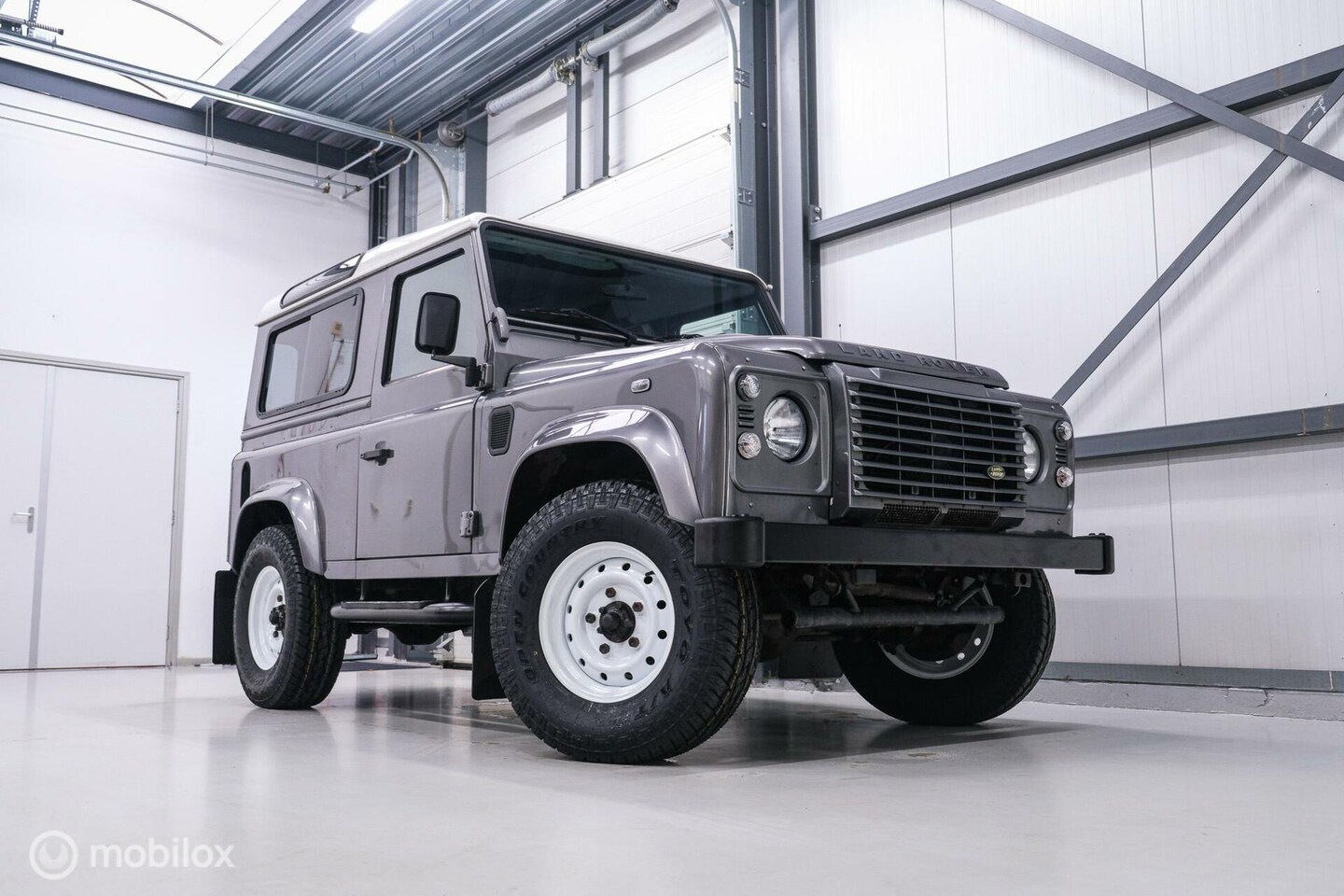 Land Rover Defender - 2.4 TD HT 90" XTech | youngtimer | a-z onderhouden | origineel | - AutoWereld.nl