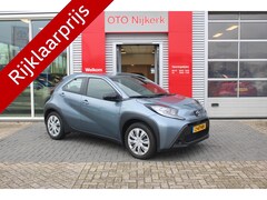 Toyota Aygo X - 1.0 VVT-i S-CVT Play met trekhaak(NL auto)