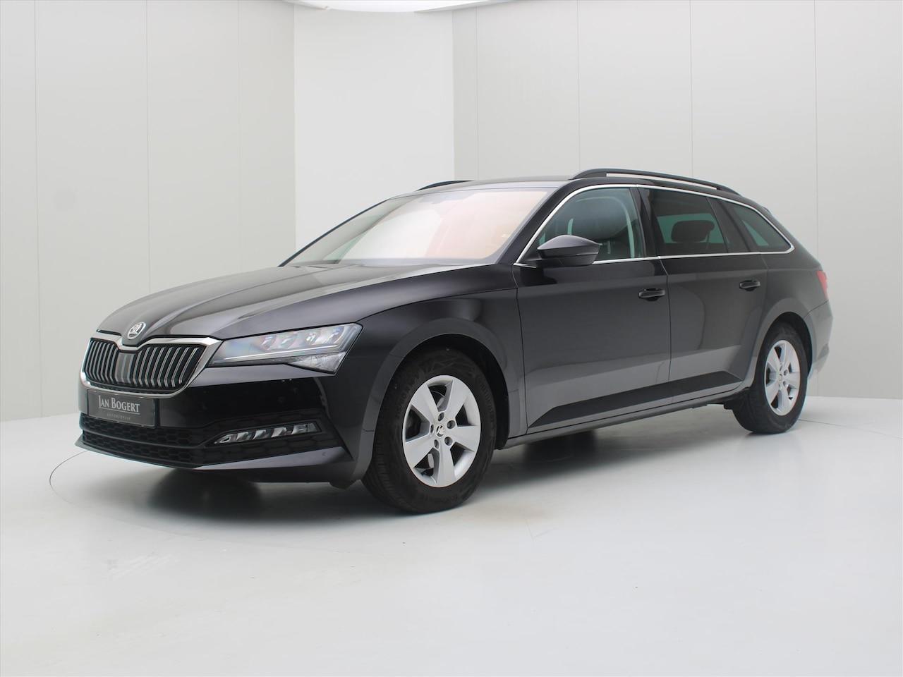 Skoda Superb Combi - 1.5 TSI 150pk DSG7 Ambition [ ACC+LED+CAMERA+PDC+VIRTUAL+NAVI+STOELVERWARMING ] - AutoWereld.nl