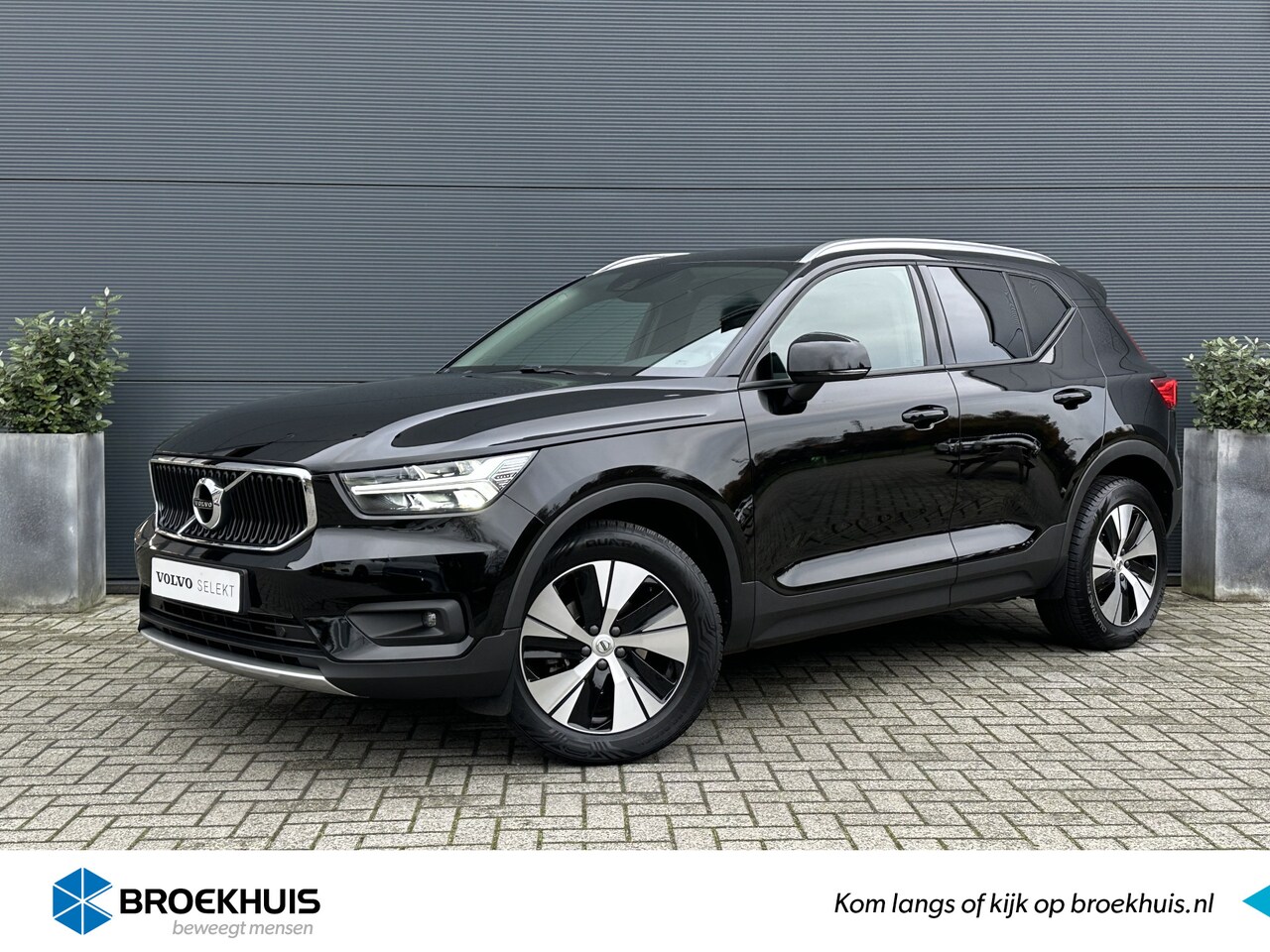 Volvo XC40 - 1.5 T3 Momentum | Trekhaak | Leder | All-seasons | Keyless | Stoel-/stuurverwarming | - AutoWereld.nl