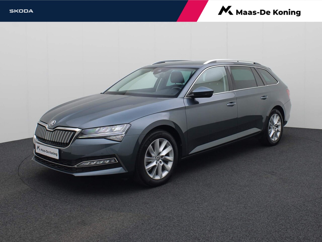 Skoda Superb Combi - 1.4 TSIiV 160kW 218PK plugin hybride Ambition DSG · Navigatie · Parkeersensoren · Ad.cruis - AutoWereld.nl