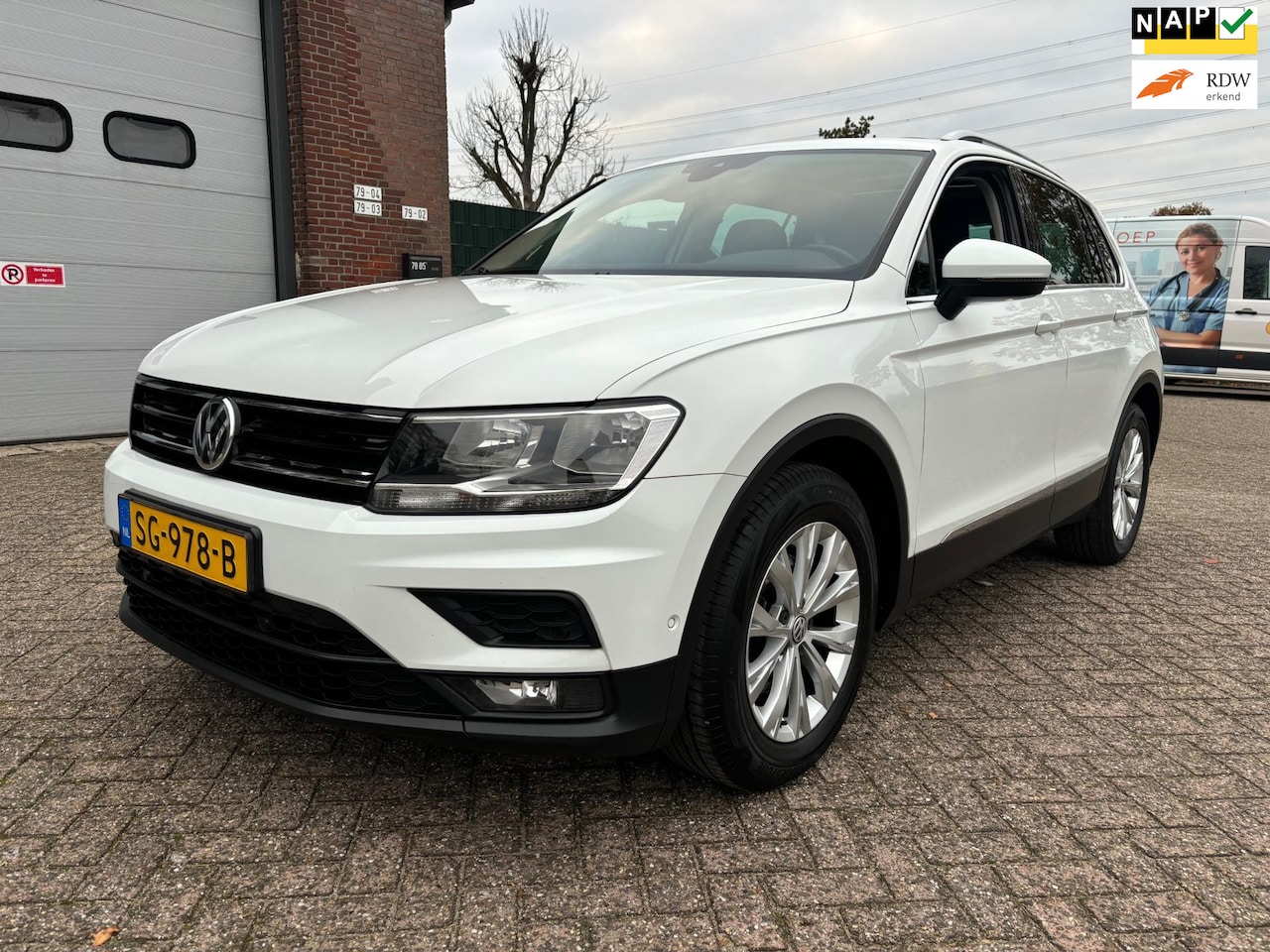 Volkswagen Tiguan - 1.4 TSI ACT Automaat Navi Panoramadak Stoelverwarming Org-NL - AutoWereld.nl