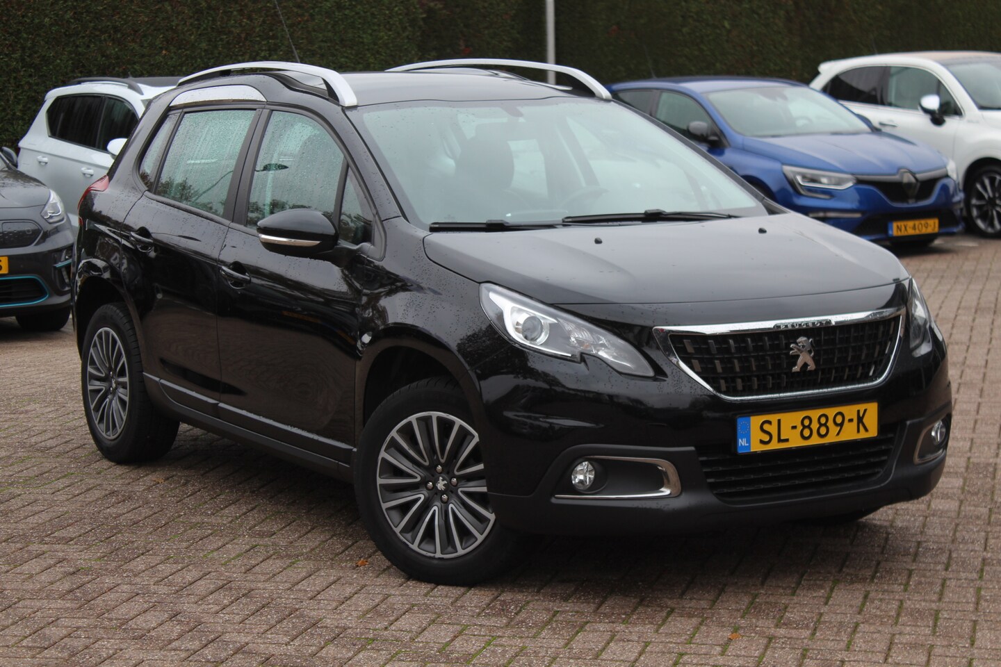 Peugeot 2008 - 1.2 PureTech Blue Lion / Leder / Navigatie / Parkeerhulp achter / DAB / Cruise Control - AutoWereld.nl