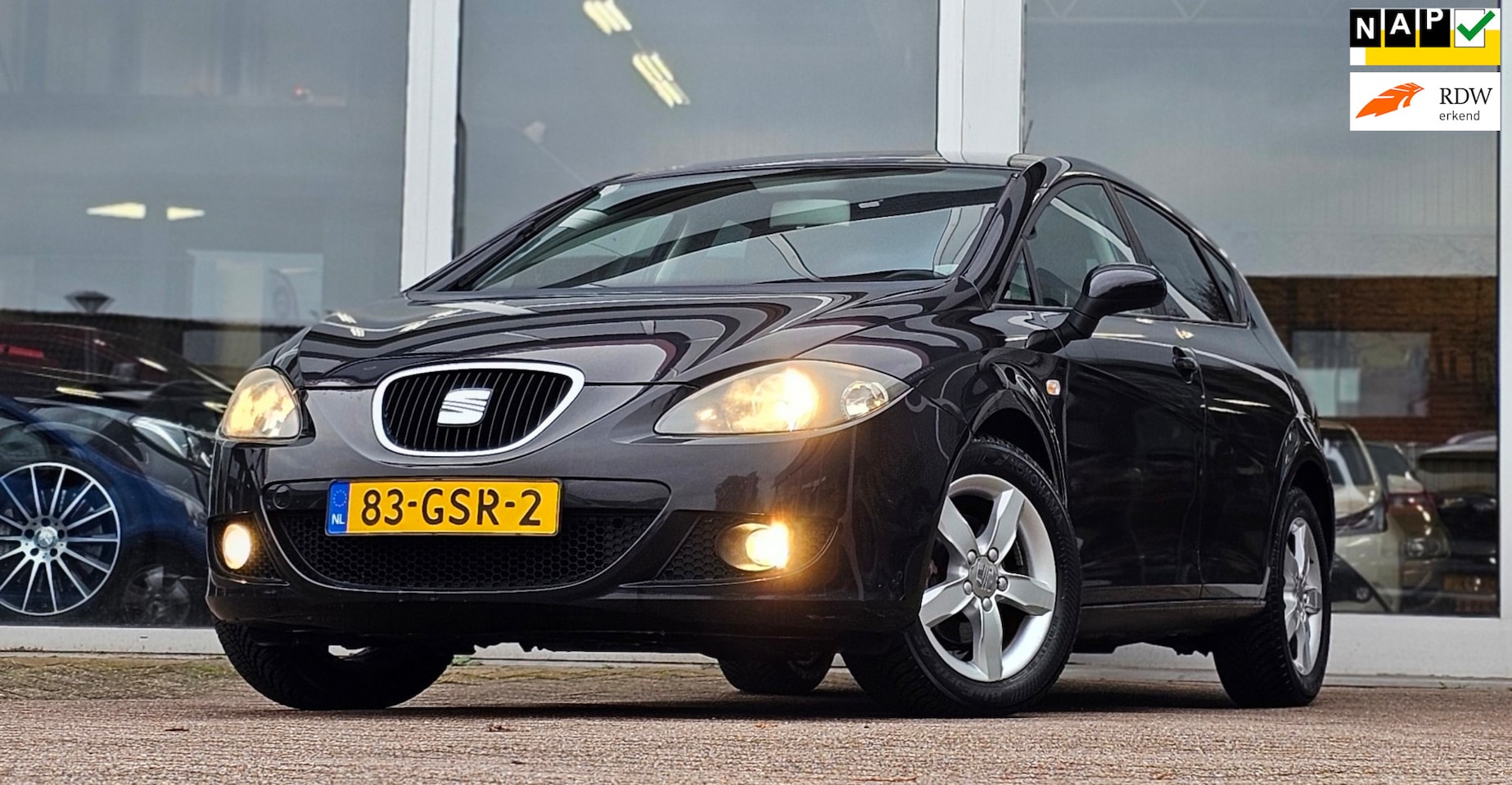 Seat Leon - 1.6i 25 Edition One 2e Eigenaar APK 11-2025 Mooi! - AutoWereld.nl