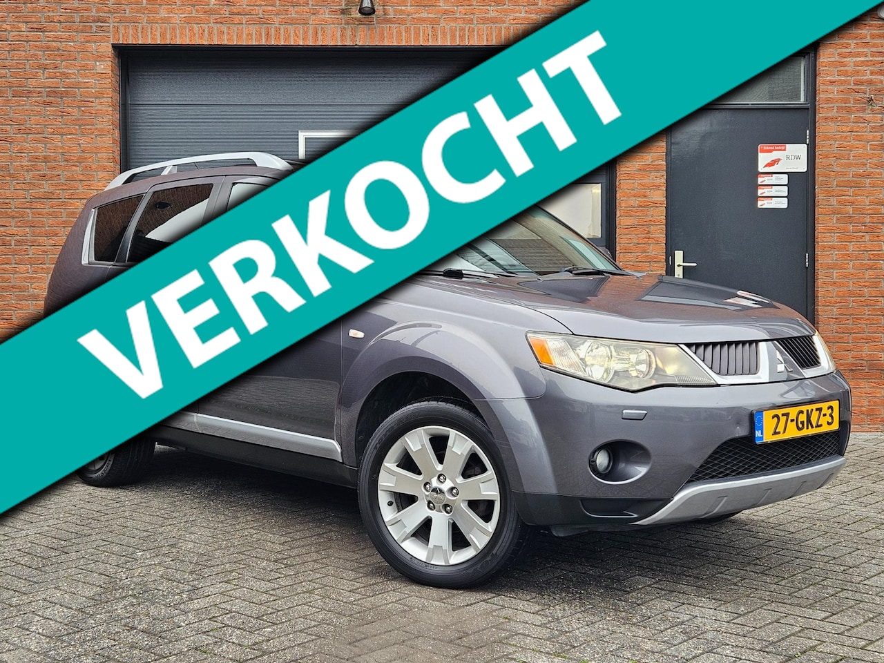 Mitsubishi Outlander - 2.4 Instyle 7-zits Trekhaak Leer Schuif/kanteldak - AutoWereld.nl