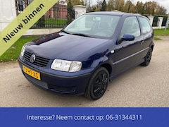 Volkswagen Polo - 1.4-16V Trendline Nieuwe Apk