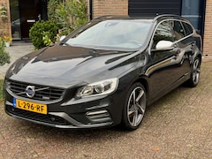 Volvo V60 - 1.6 T3 R-Design