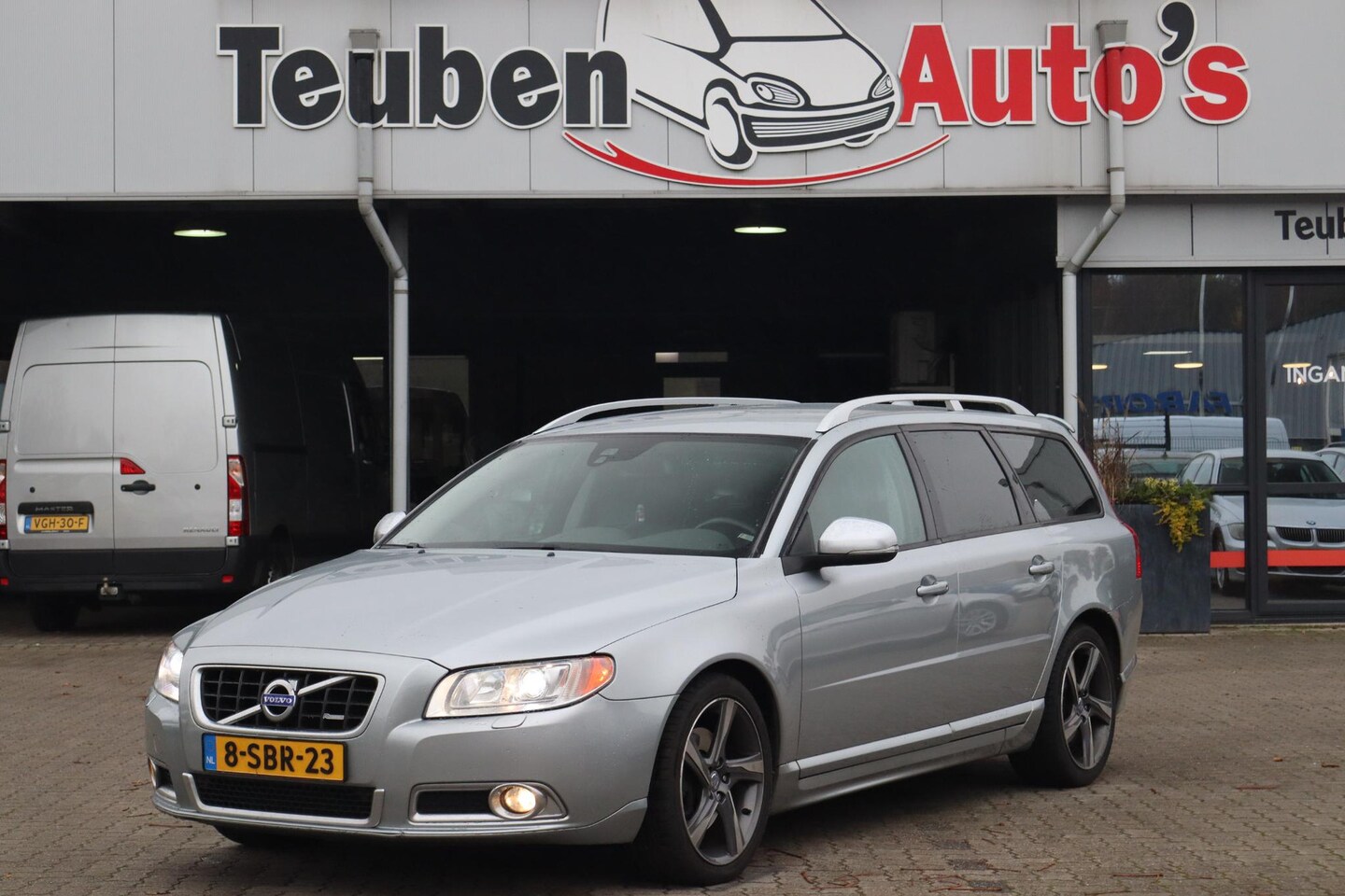 Volvo V70 - 2.0 D4 R-Edition (5 Cilinder) Navigatie, Afneembare Trekhaak, Lederen interieur, Cruise co - AutoWereld.nl