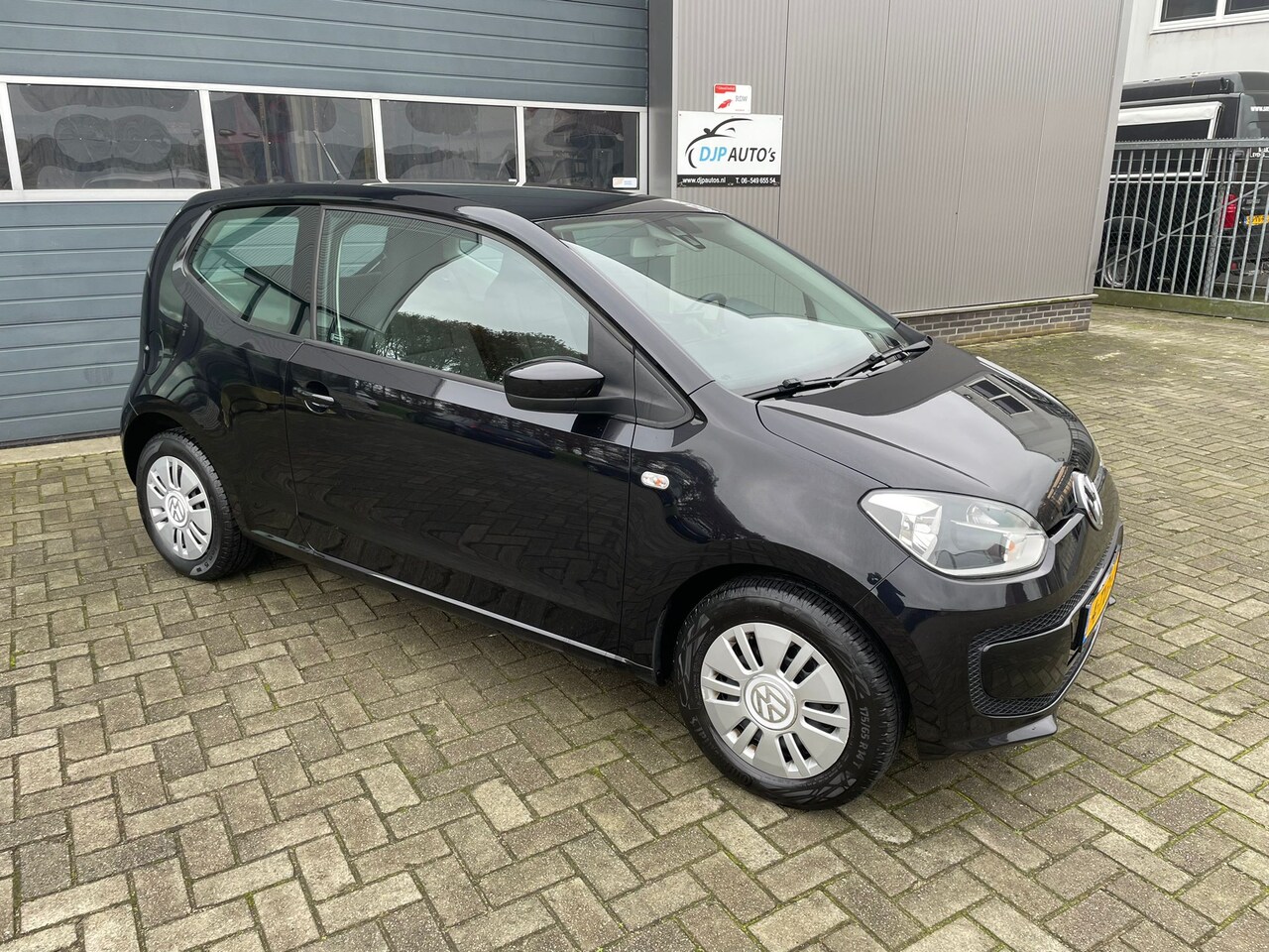 Volkswagen Up! - 1.0 move up! BlueMotion Mooie netjes onderhouden met o.a. Navigatie / CV Etc! - AutoWereld.nl