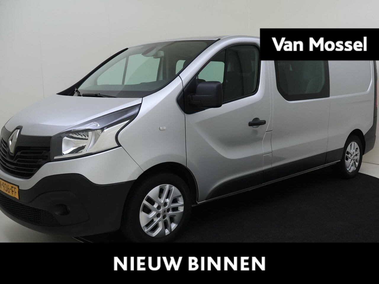 Renault Trafic - 1.6 dCi T29 L2H1 DC Comfort | Dubbel cabine | Navigatie | Camera | Trekhaak - AutoWereld.nl