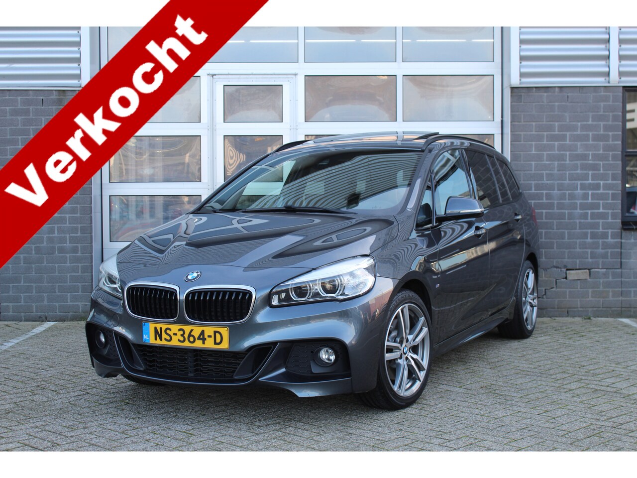 BMW 2-serie Gran Tourer - 220i Executive / M-Sport / Panoramadak / N.A.P. - AutoWereld.nl