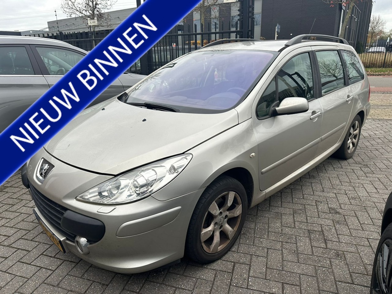 Peugeot 307 SW - 2.0-16V Premium 2.0-16V Premium - AutoWereld.nl