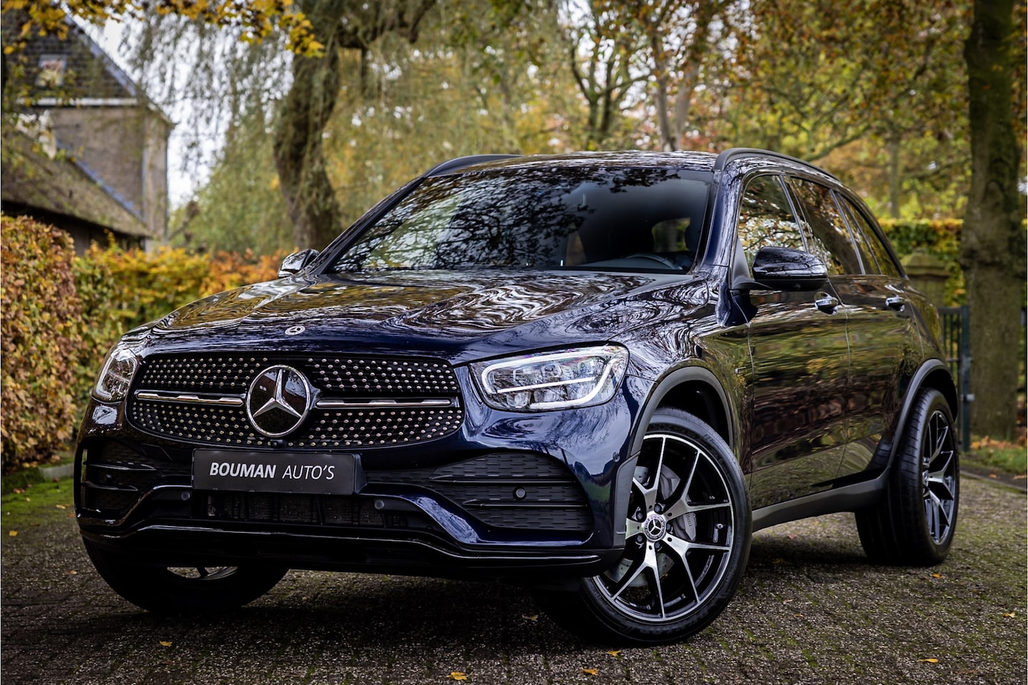 Mercedes-Benz GLC-klasse - 300e 4MATIC AMG Premium Plus Massage Luchtvering Burmester Distronic - AutoWereld.nl