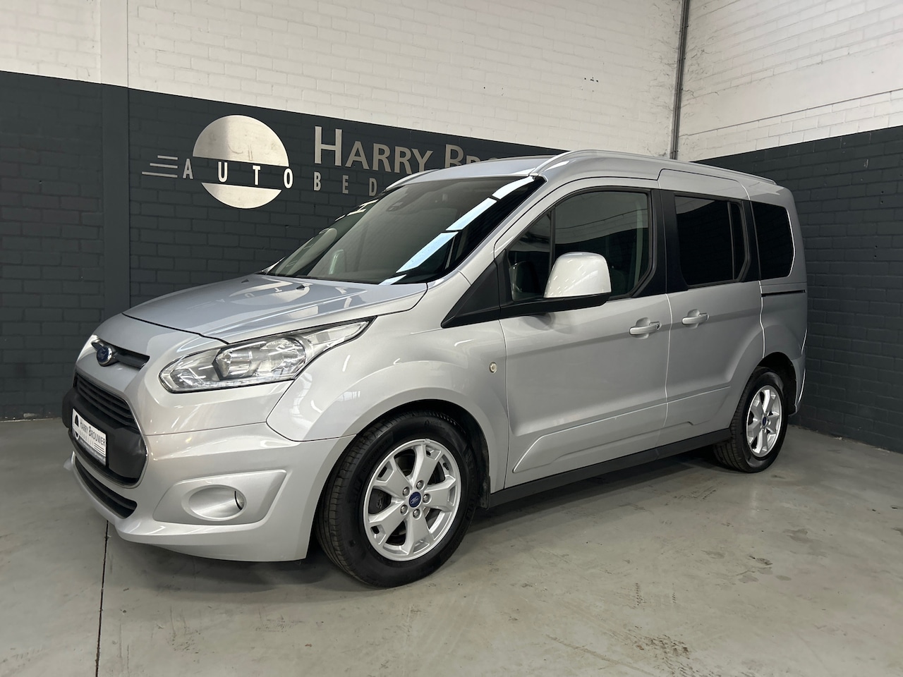 Ford Tourneo Connect Compact - Titanium, 1e eigenaar. voll opties, Nieuwe Motor (garantie) - AutoWereld.nl