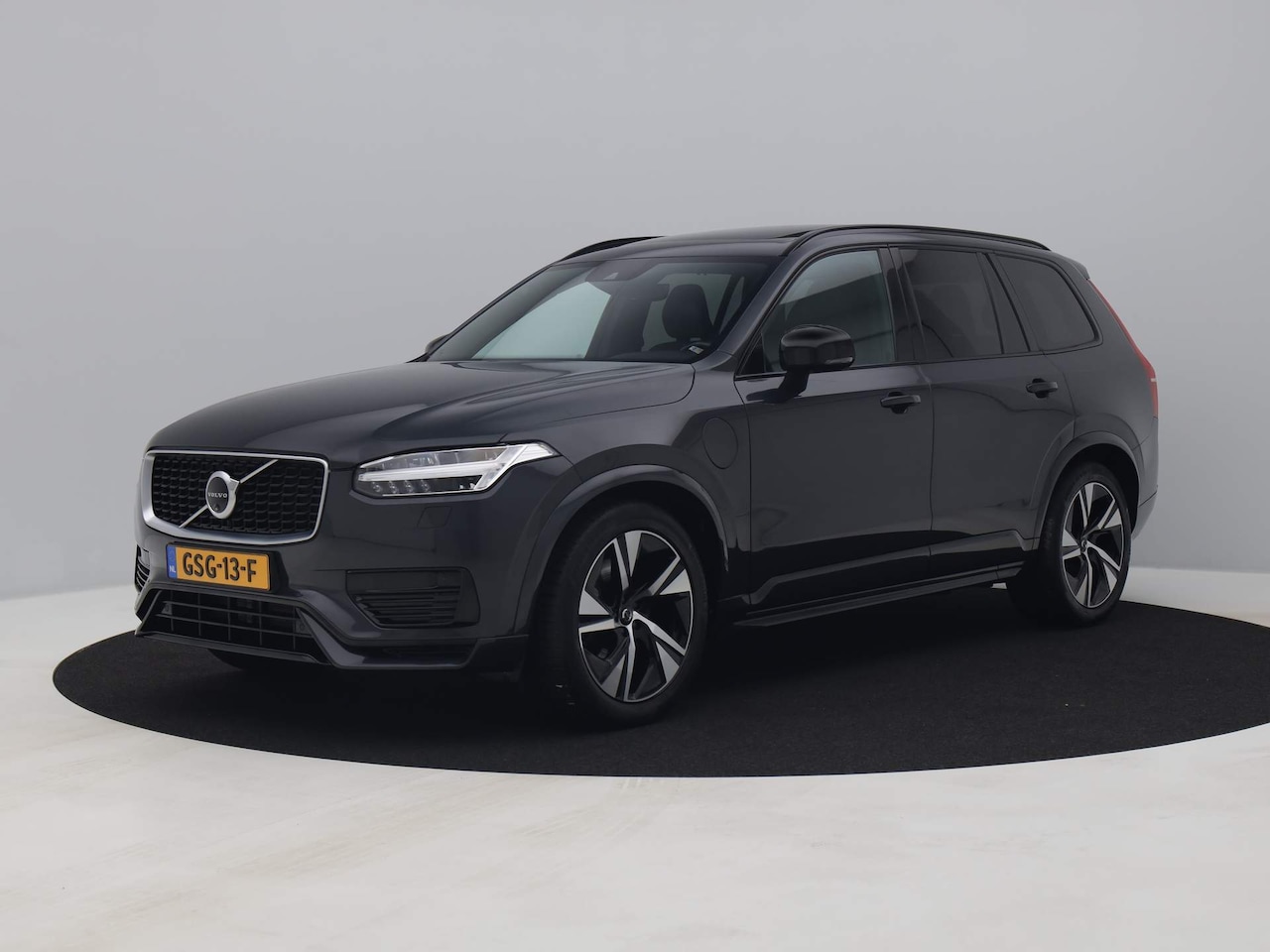 Volvo XC90 - 2.0 T8 Twin Engine AWD R-Design 7-Pers. | LUCHTVERING | PANO | MEMORY |  TREKHAAK - AutoWereld.nl