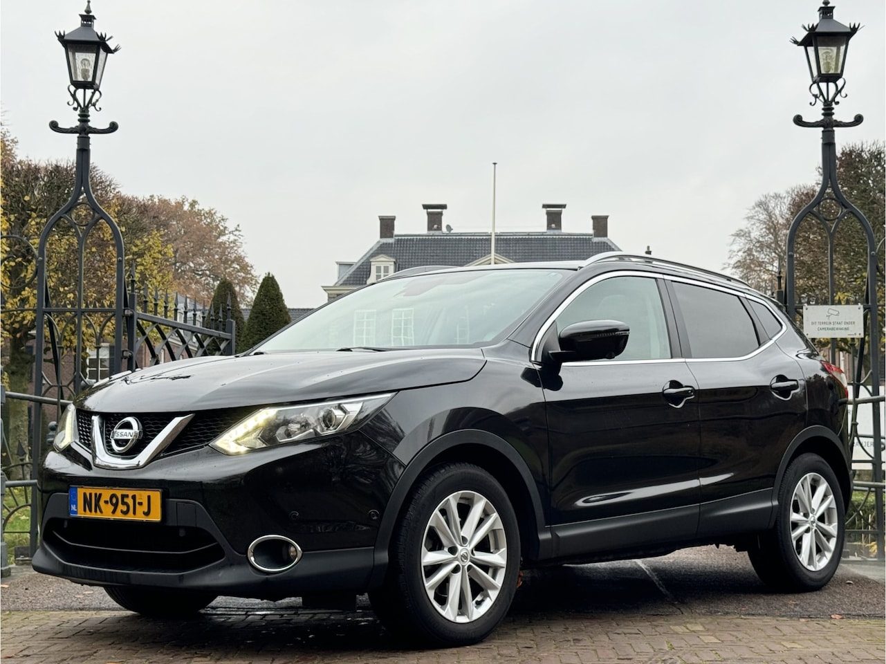 Nissan Qashqai - 1.2 BUSINESS EDITION | NL-AUTO! | LEDER | PANODAK | ELEKT. STOELEN | NAVI | CAMERA | CLIMA - AutoWereld.nl