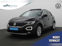 Volkswagen T-Roc - 1.5 TSI 150PK Sport | Pano | Trekhaak | Navi | Full LED | 17 inch | Apple Carplay / Androi