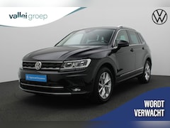 Volkswagen Tiguan - 1.5 TSI 150PK DSG ACT Highline | Trekhaak | Keyless | Massagestoelen | 18 inch | ACC | App