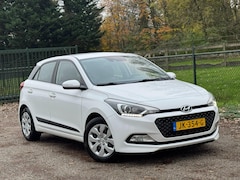 Hyundai i20 - 1.1 CRDI Business Edition /Diesel/Navi/Camera/Trekhaak/