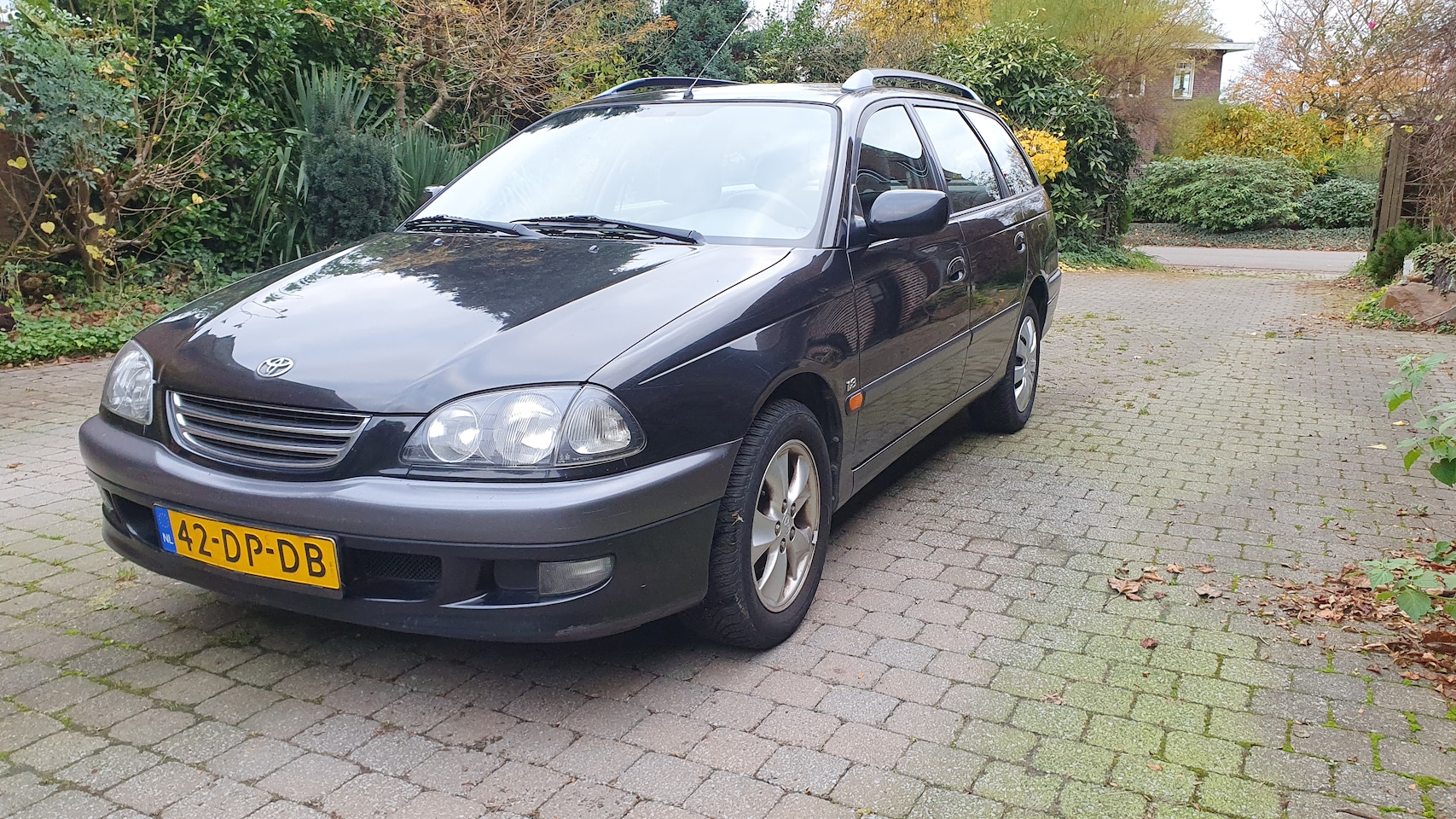 Toyota Avensis Wagon - 1.8 Luna Leanburn - AutoWereld.nl