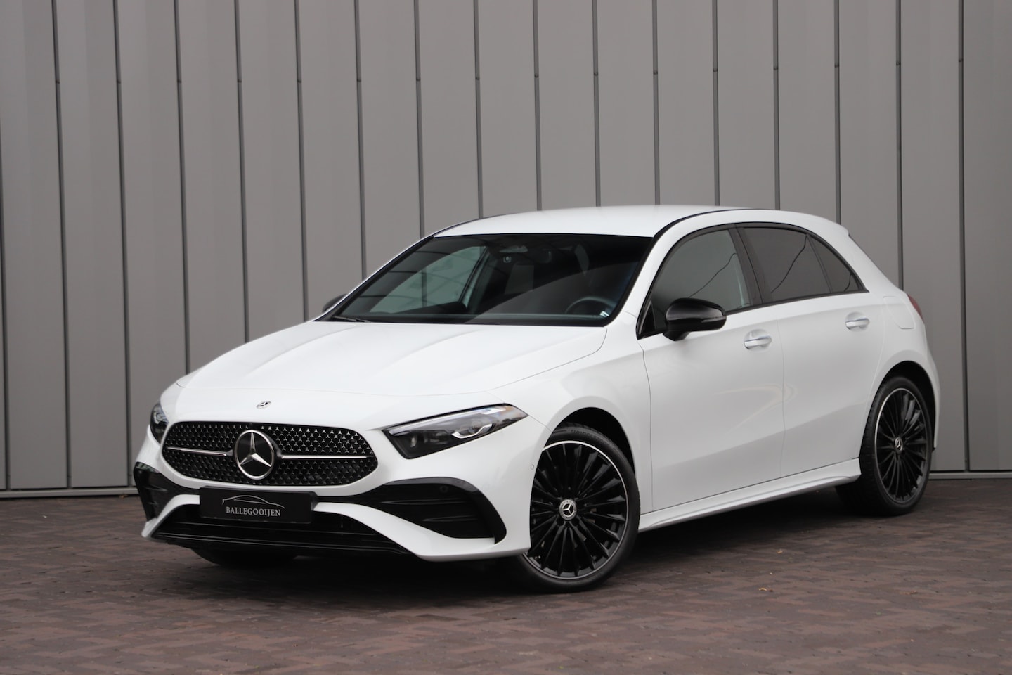 Mercedes-Benz A-klasse - 250 e AMG Aut8 | 218PK | Sfeerverlichting | Keyles-go | Stuurwielverwarming | Multi-beam | - AutoWereld.nl