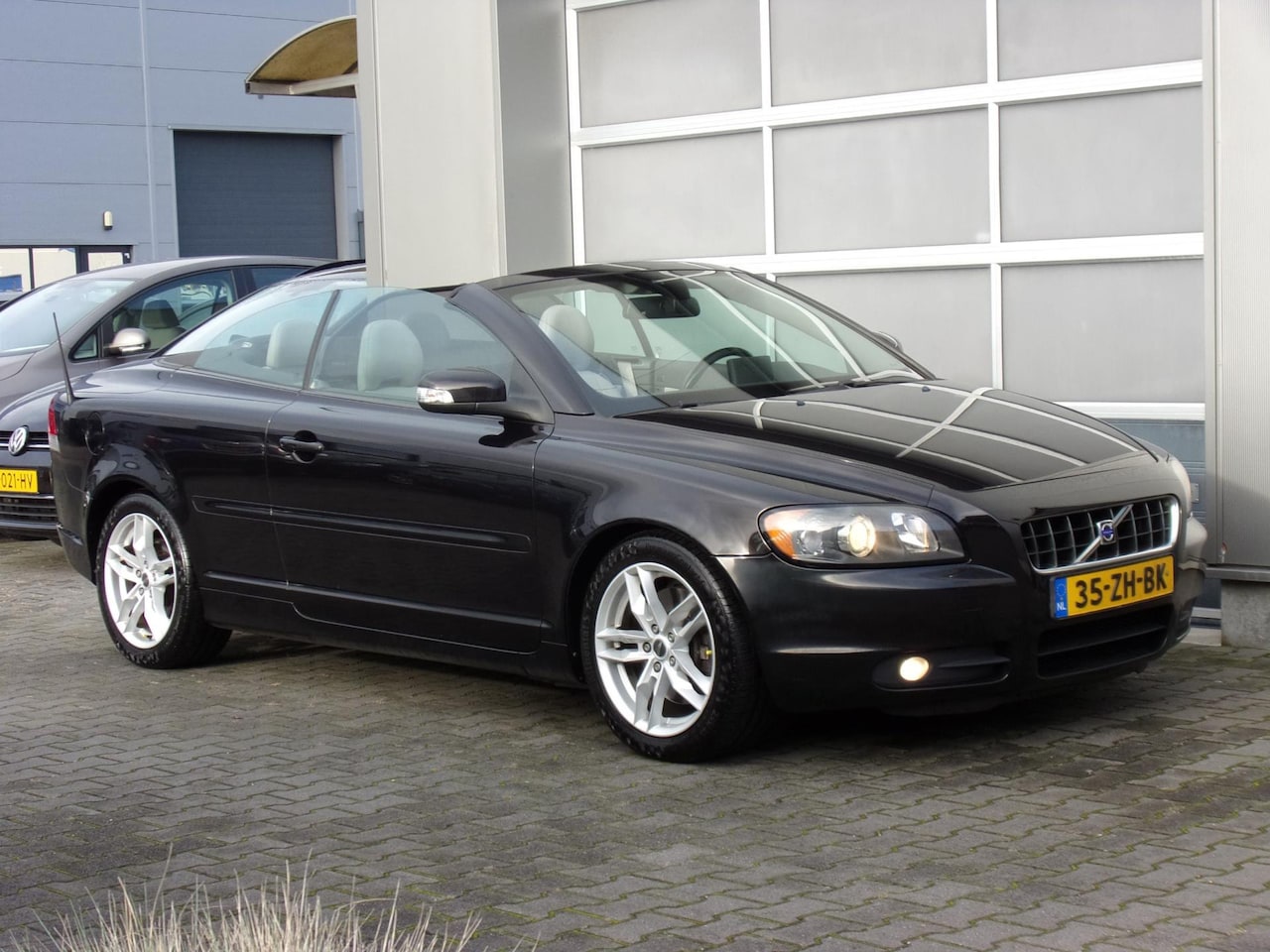 Volvo C70 Convertible - 2.4i Momentum Clima/Cruise!! - AutoWereld.nl