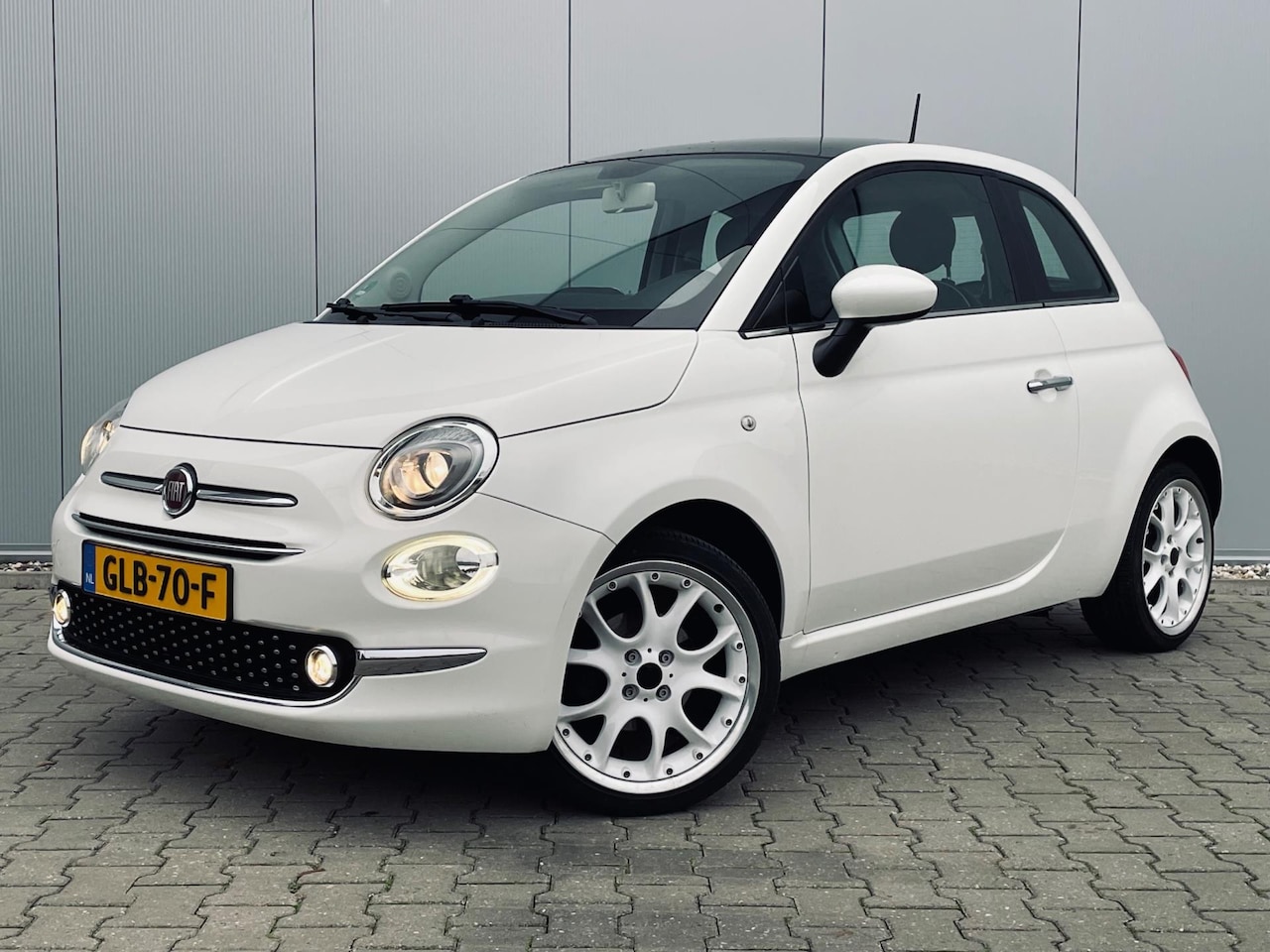 Fiat 500 - 1.2 Lounge 1.2 Lounge, panoramadak, facelift, virtual cockpit - AutoWereld.nl