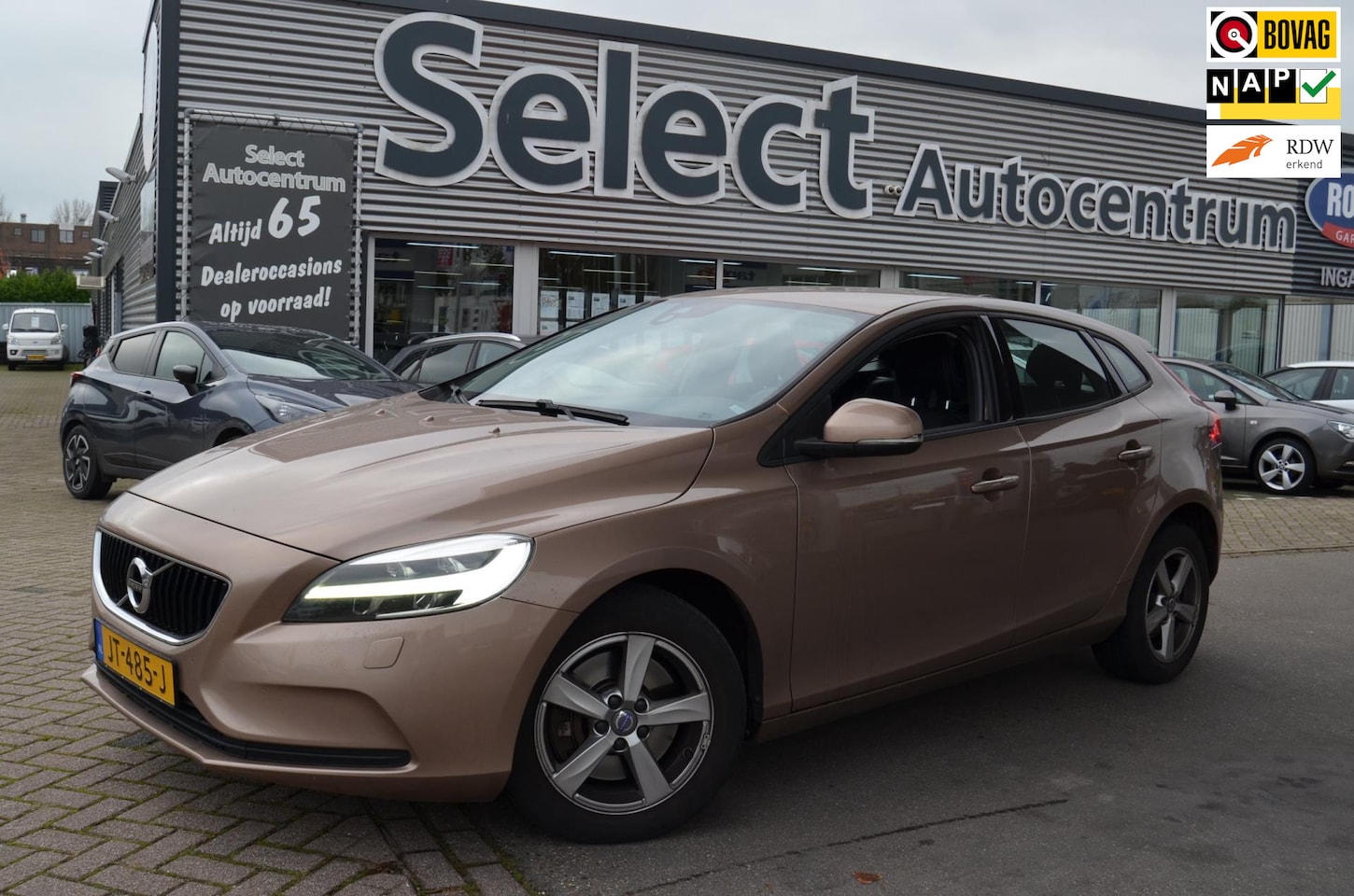 Volvo V40 - 2.0 D2 Nordic+| AUTOMAAT|MEENEEMRPIJS|DELAEROND.|DISTRIB.GEDAAN OP 203500 - AutoWereld.nl