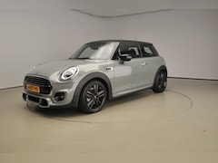 MINI Cooper - 3-deurs Automaat / JCW-Pakket / PDC / JCW Sportstoelen / LED / Climate /Alu wielen 17 inch