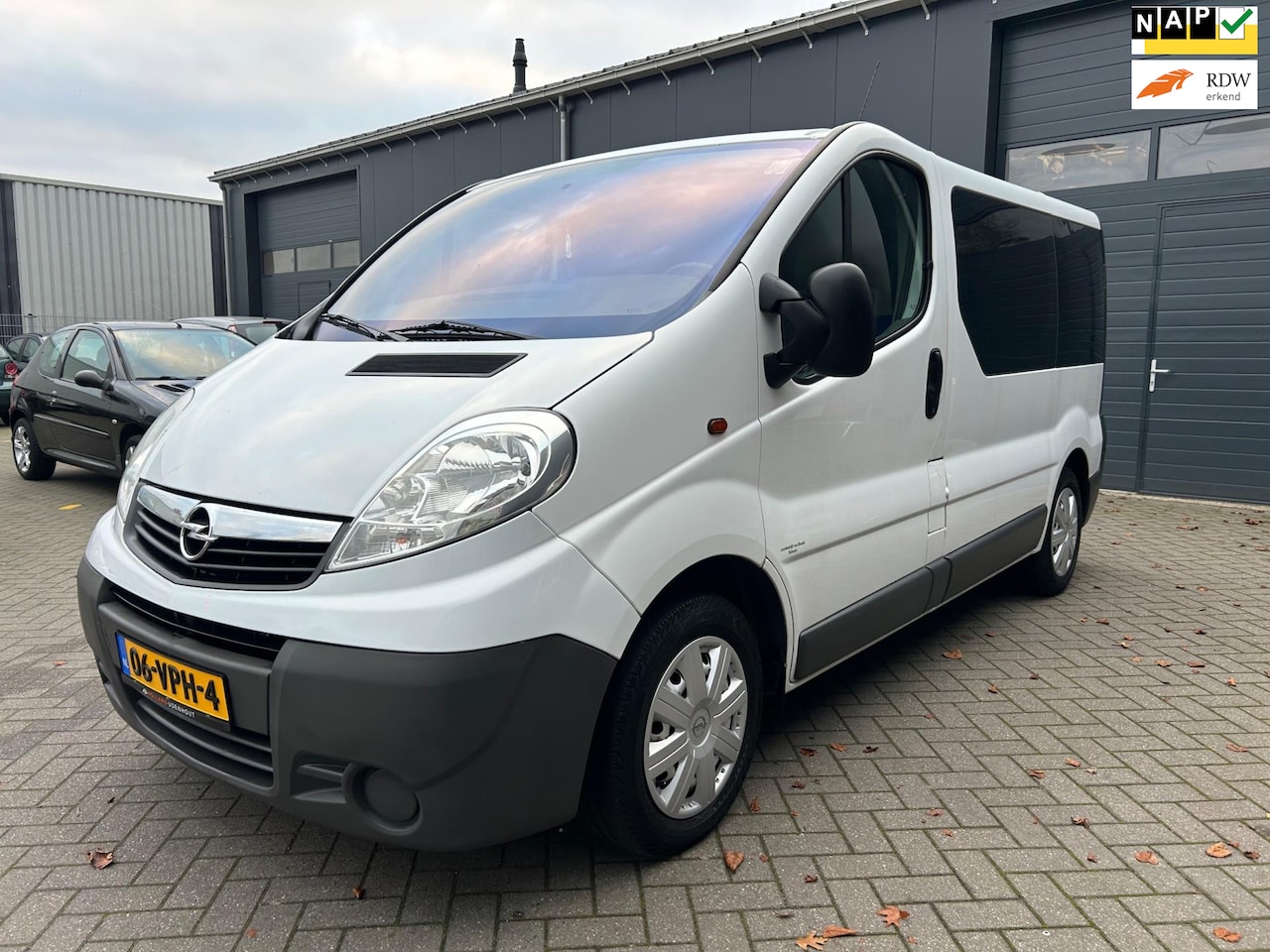 Opel Vivaro - 2.0 CDTI 4+1 ZITS-ROLSTOELBUS-INVALIDE LIFT- ROLSTOELAUTO - AutoWereld.nl