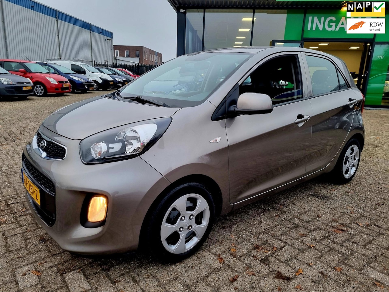 Kia Picanto - 1.0 CVVT ComfortLine BJ016 5DEURS AIRCO - AutoWereld.nl