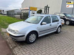 Volkswagen Golf - 1.6-16V Trendline