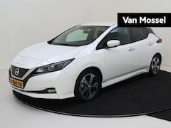 Nissan LEAF - N-Connecta 40 kWh | Navigatie | 360 Camera | Parkeersensoren | Stoel verwarming | 17 inch