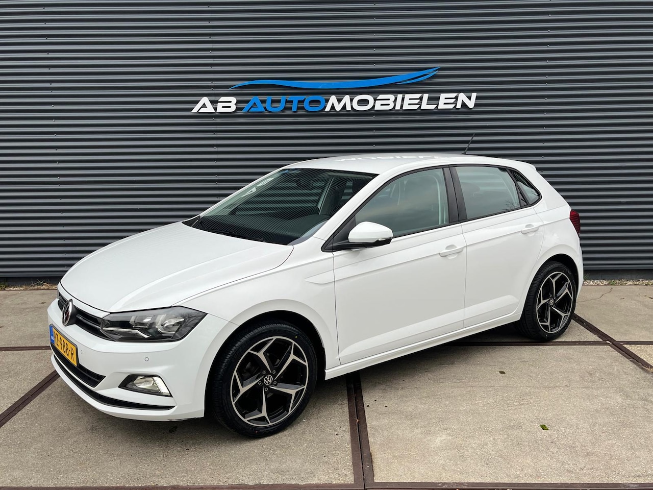 Volkswagen Polo - 1.0 TSI Comfortline PARKEER SENSOREN/ LM VELGEN - AutoWereld.nl