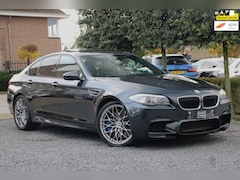 BMW M5 - 4.4 V8 560 PK HUD Camera Leder Schuifdak Xenon 20'' Revisie gehad