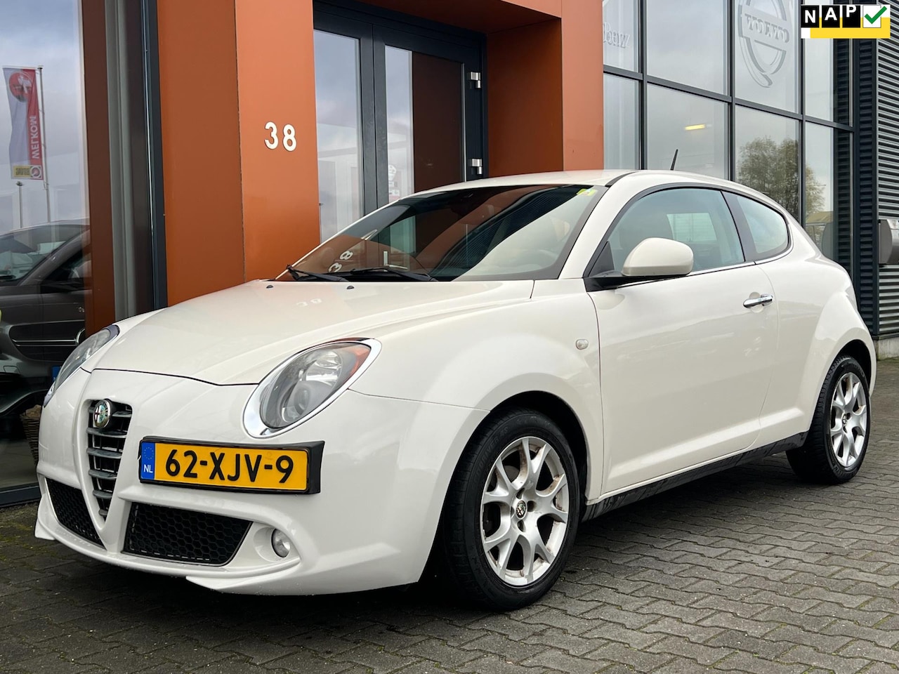 Alfa Romeo MiTo - 1.4 Progression|6BAK|Clima|Isofix|Cruise - AutoWereld.nl