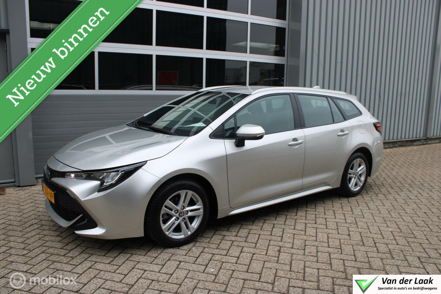 Toyota Corolla Touring Sports - 1.8 Hybrid Active NL Auto 1e Eigenaar Apple Carplay .10 keer op voorraad. - AutoWereld.nl