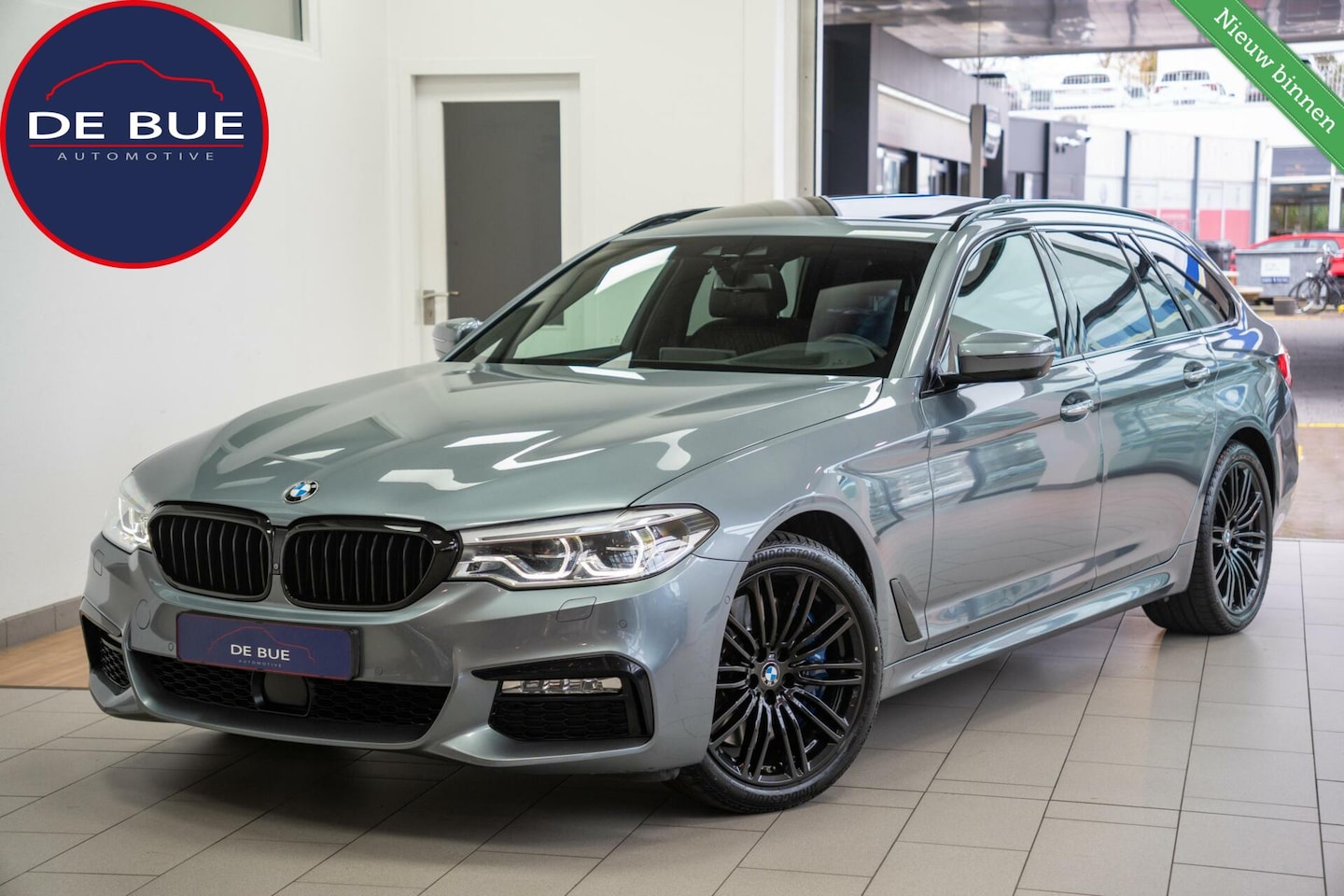 BMW 5-serie Touring - 540i xDrive High Executive M Sport Dealer onderhouden - AutoWereld.nl