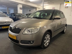 Skoda Fabia - 1.6-16V Sprint/schuifdak/trekhaak/Apk nw