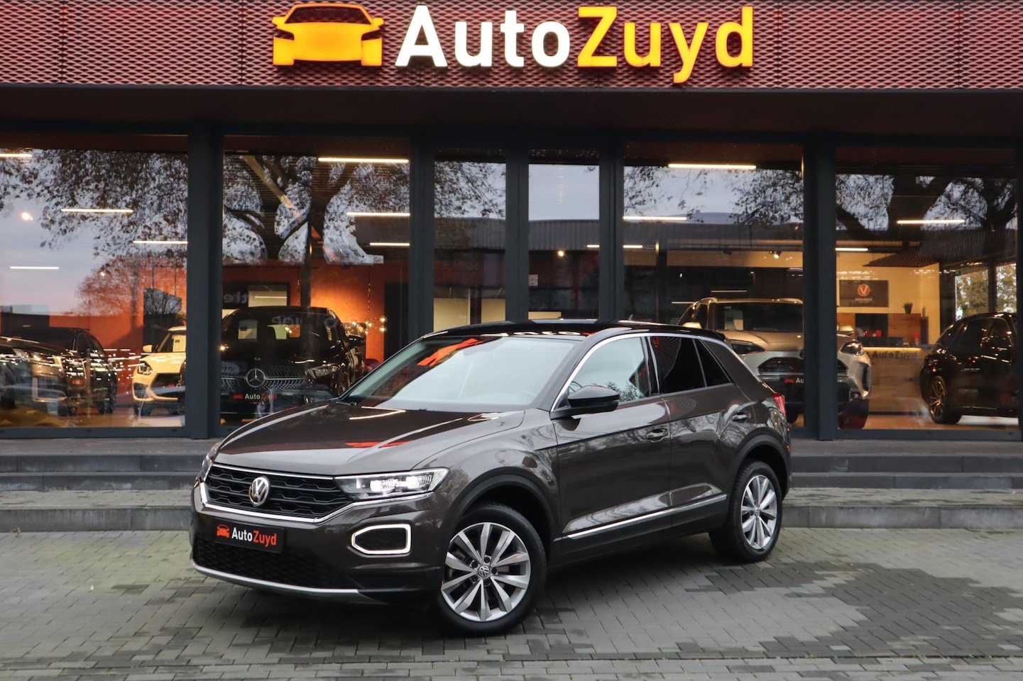 Volkswagen T-Roc - 1.5 TSI / Virtual / Camera / Clima / Stand-Kachel / Navi - AutoWereld.nl