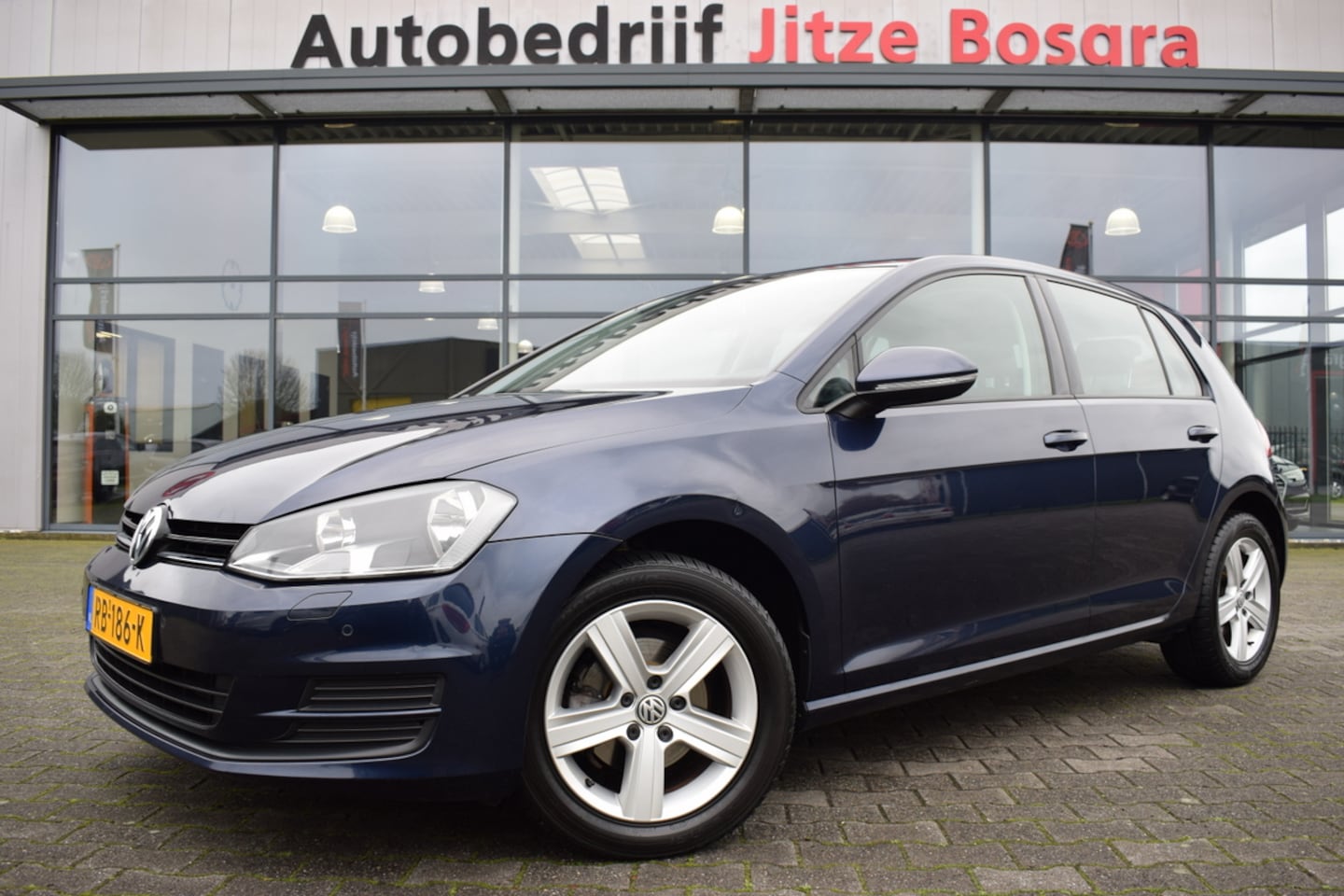 Volkswagen Golf - 1.2 TSi Trendline Edition 40 ECC | Full Map Navi | Telefonie | Stoelverwarming | 16 Inch L - AutoWereld.nl