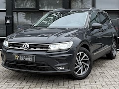 Volkswagen Tiguan - 1.4 TSI Highline ACC + Lane CarPlay Trekhaak Garantie