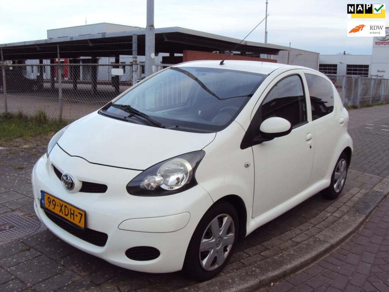 Toyota Aygo - 1.0-12V Dynamic Navigator 1.0-12V Dynamic Navigator - AutoWereld.nl