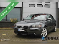 Volvo S40 - 2.4 Momentum | Cruise | ECC | High Perf. Audio | afn. Trekhaak | YOUNGTIMER