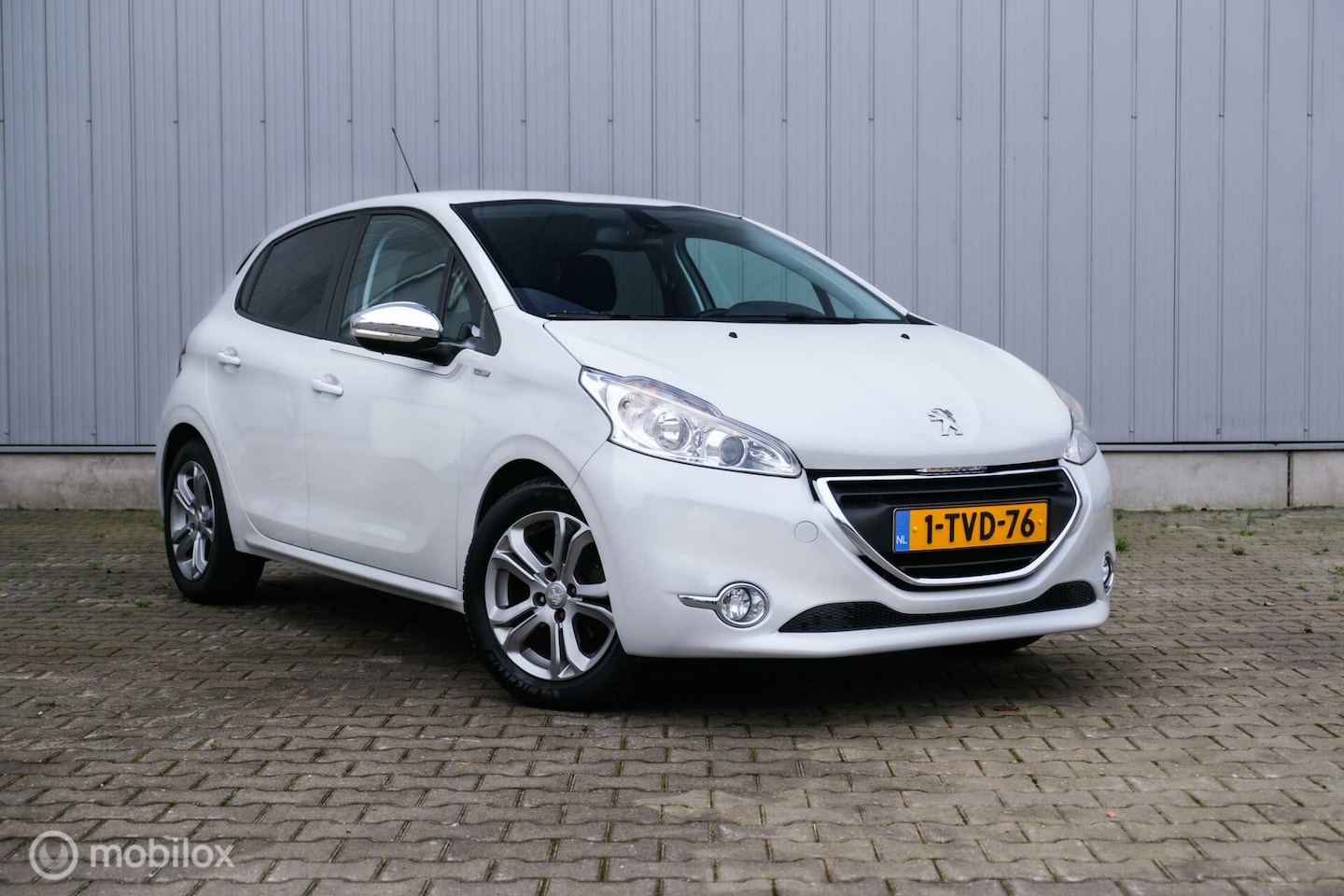 Peugeot 208 - 1.2 e-VTi Envy | Automaat | Nieuwe Distributie! | Top conditie | Trekhaak - AutoWereld.nl