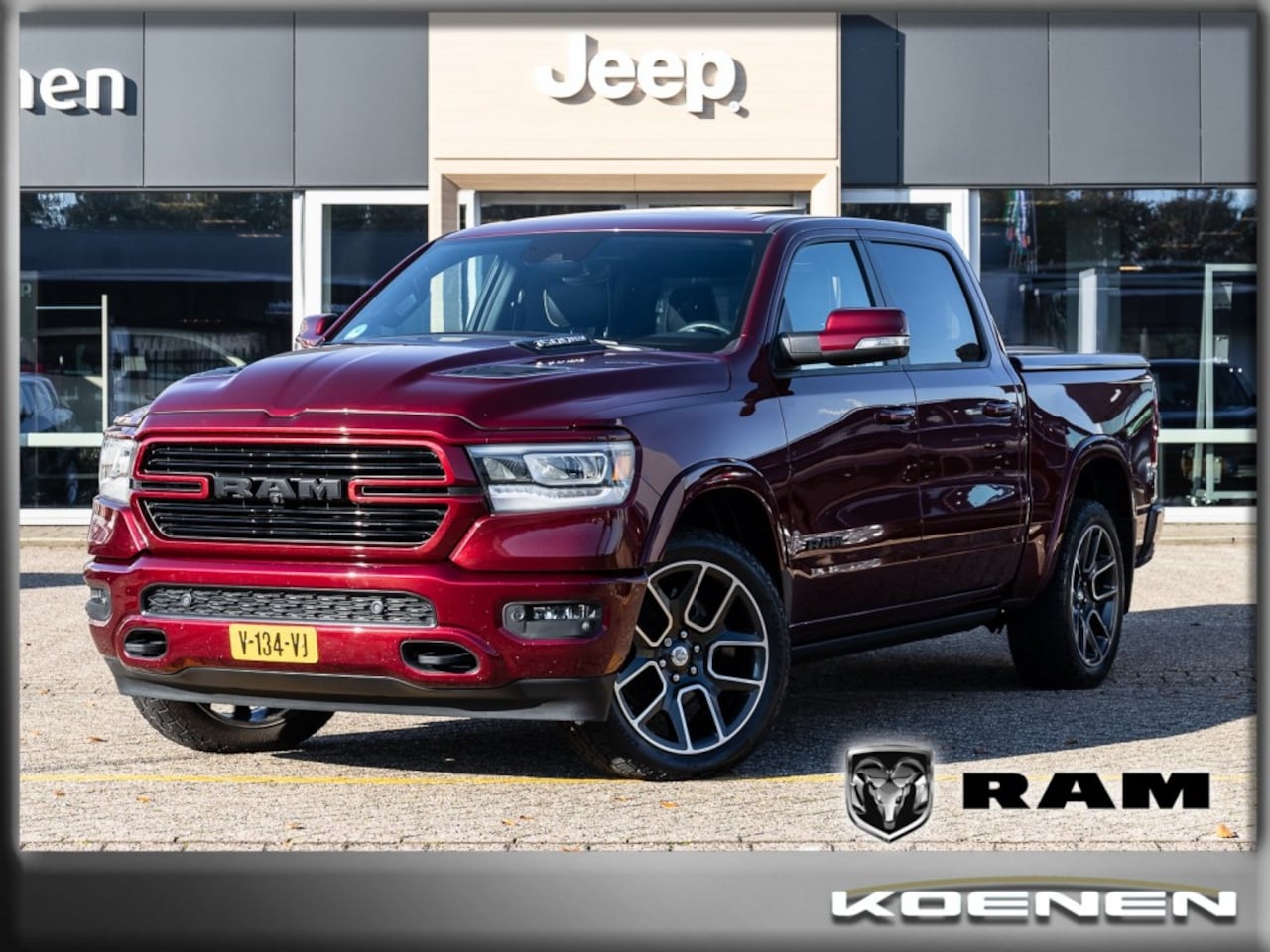 Dodge Ram Pick Up - 5.7 V8 Aut. 4x4 Laramie Night PANO / ADAPT. CRUISE / LPG / GRIJS - AutoWereld.nl