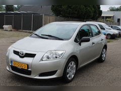 Toyota Auris - 1.6-16V TERRA