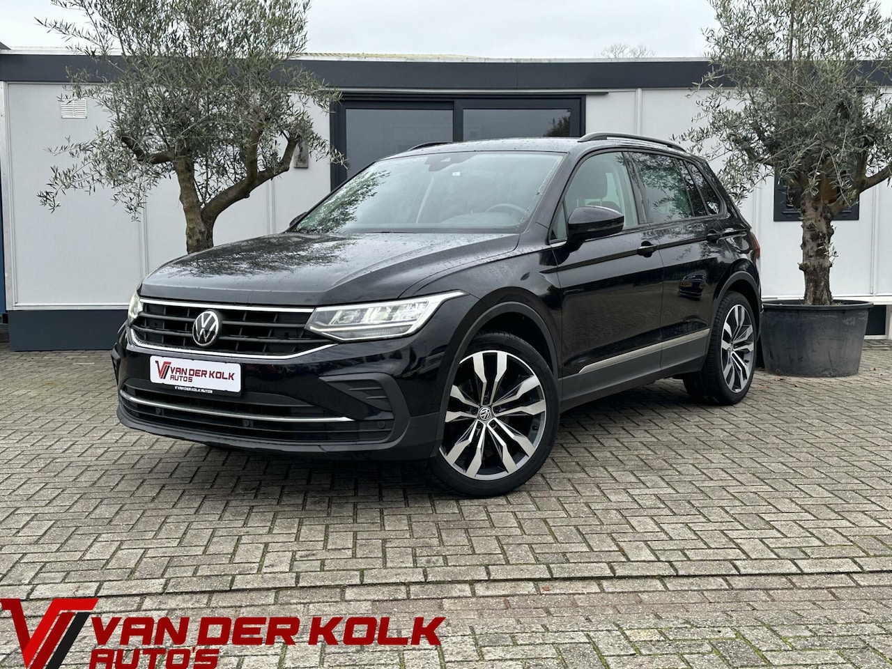 Volkswagen Tiguan - 1.5 TSI Life Navi Carplay Climate Adaptive Cruise Led - AutoWereld.nl